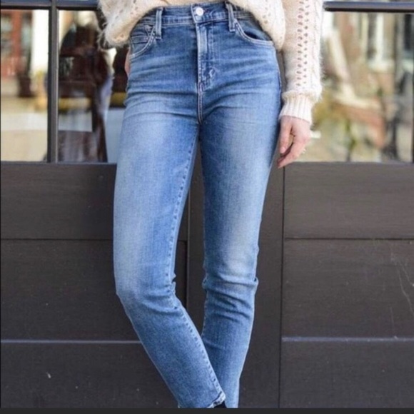 Aritzia Denim - Citizens of Humanity Rocket Crop❤️$268 online!
